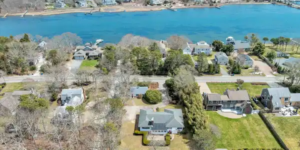 435 Acapesket Road