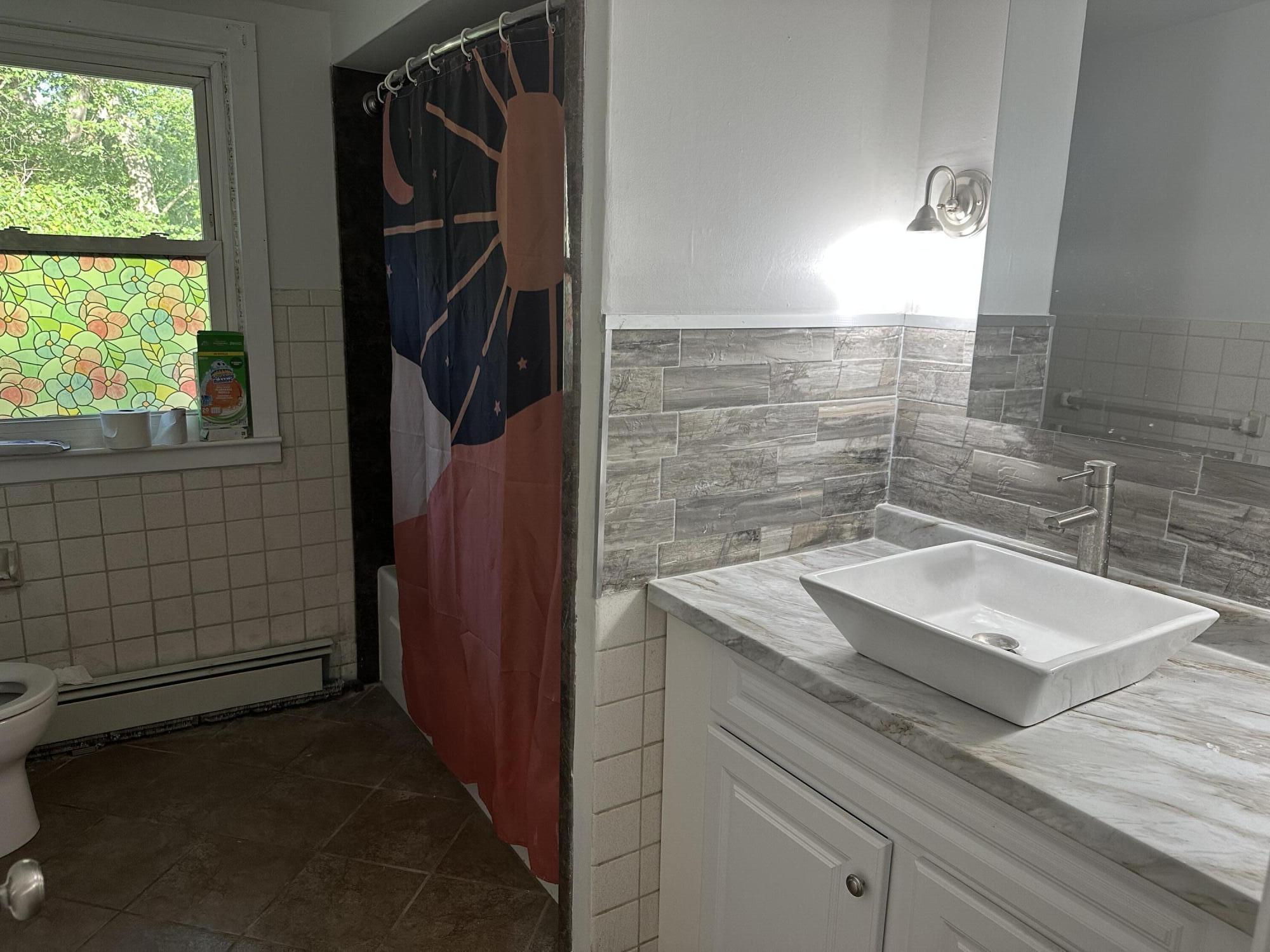 Image 4: Full Bath