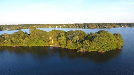481 Lakeside Drive W
