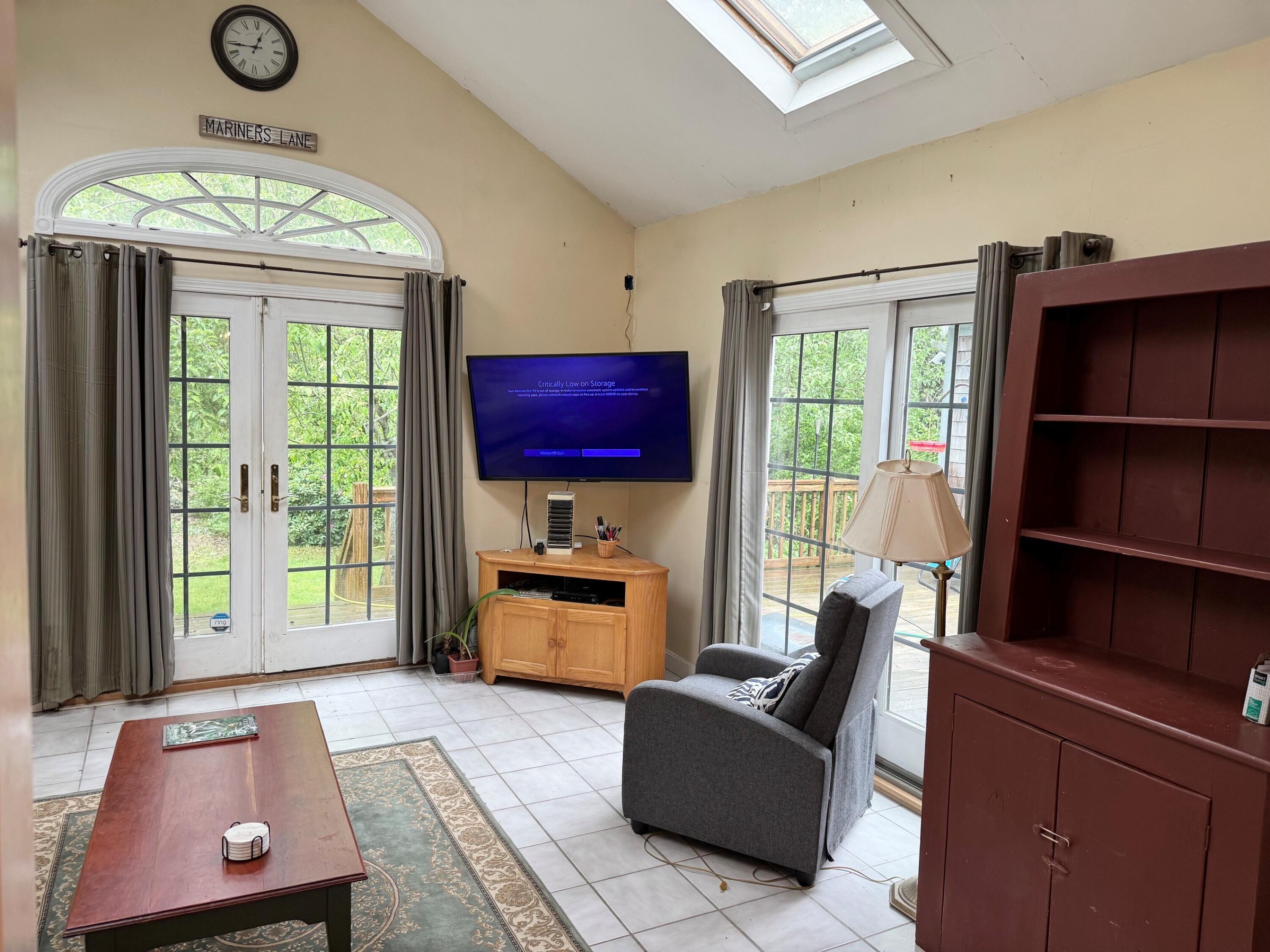 Image 3: sun room