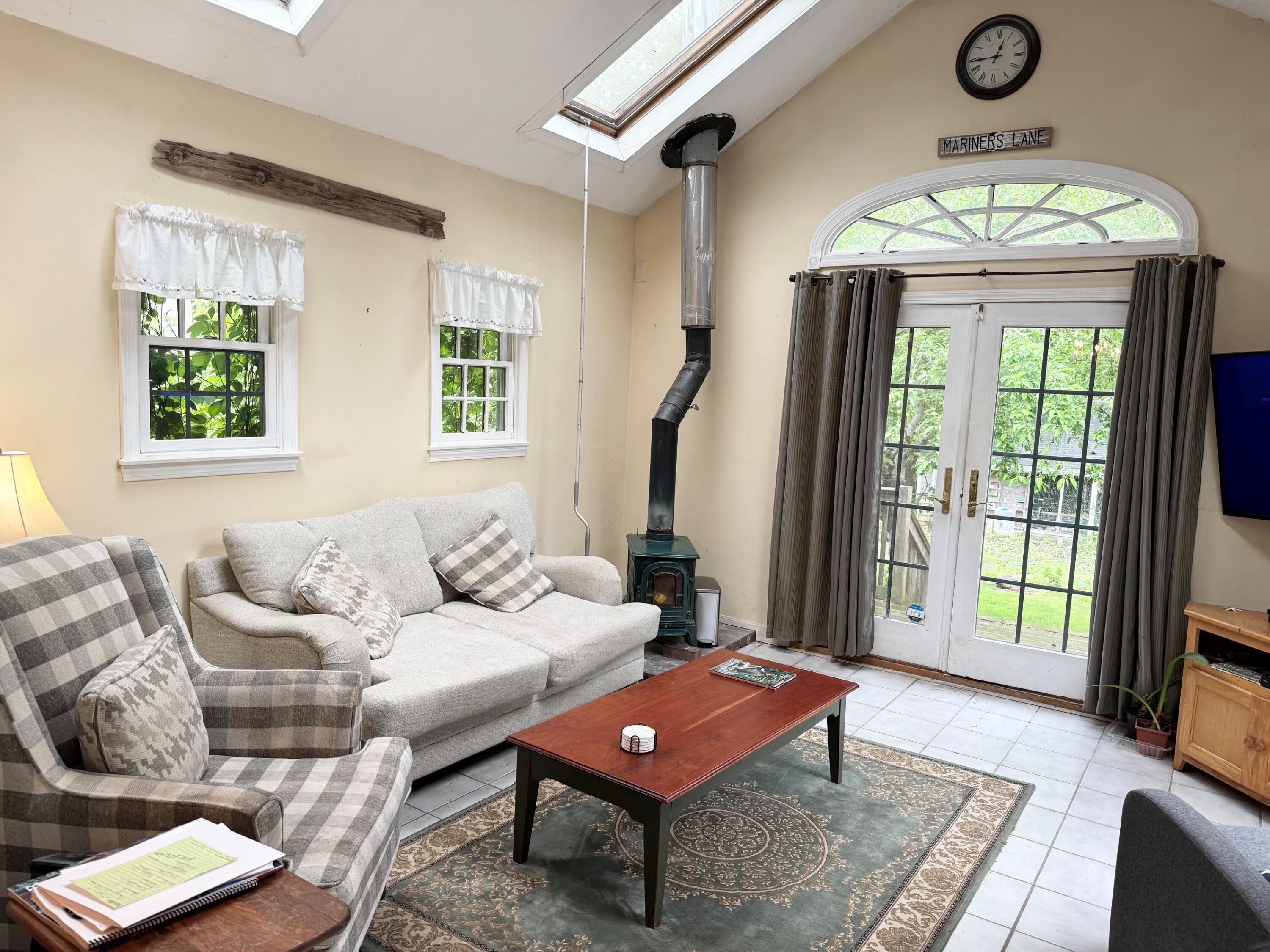 Image 4: sun room