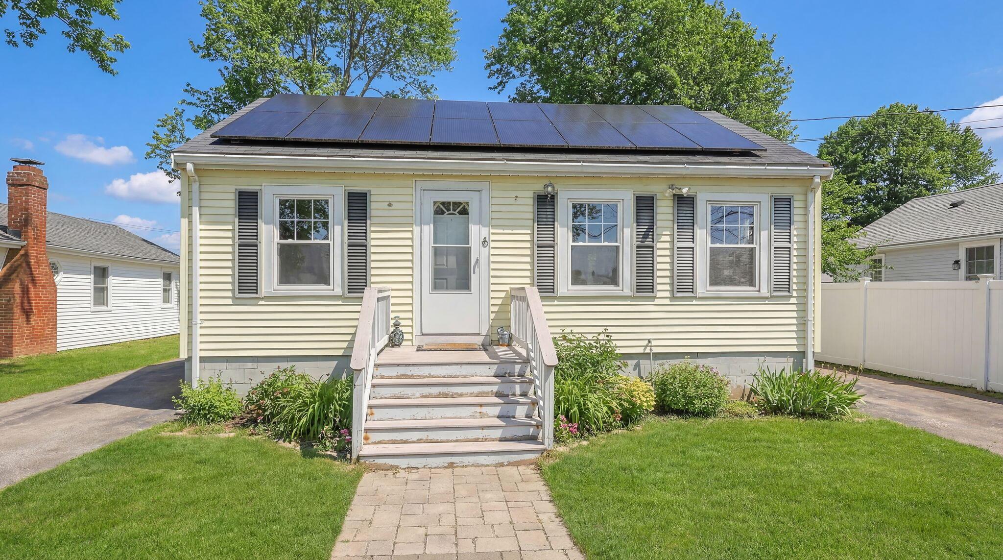 Image 2: 1-web-or-mls-6-pine-st