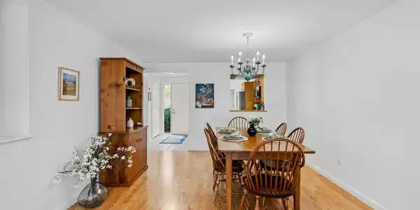 Image 4: Dining Room