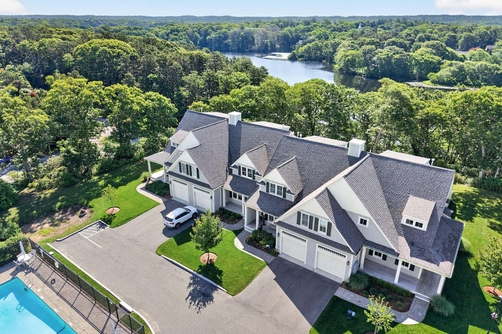 Image 2: 1090 Shore Rd