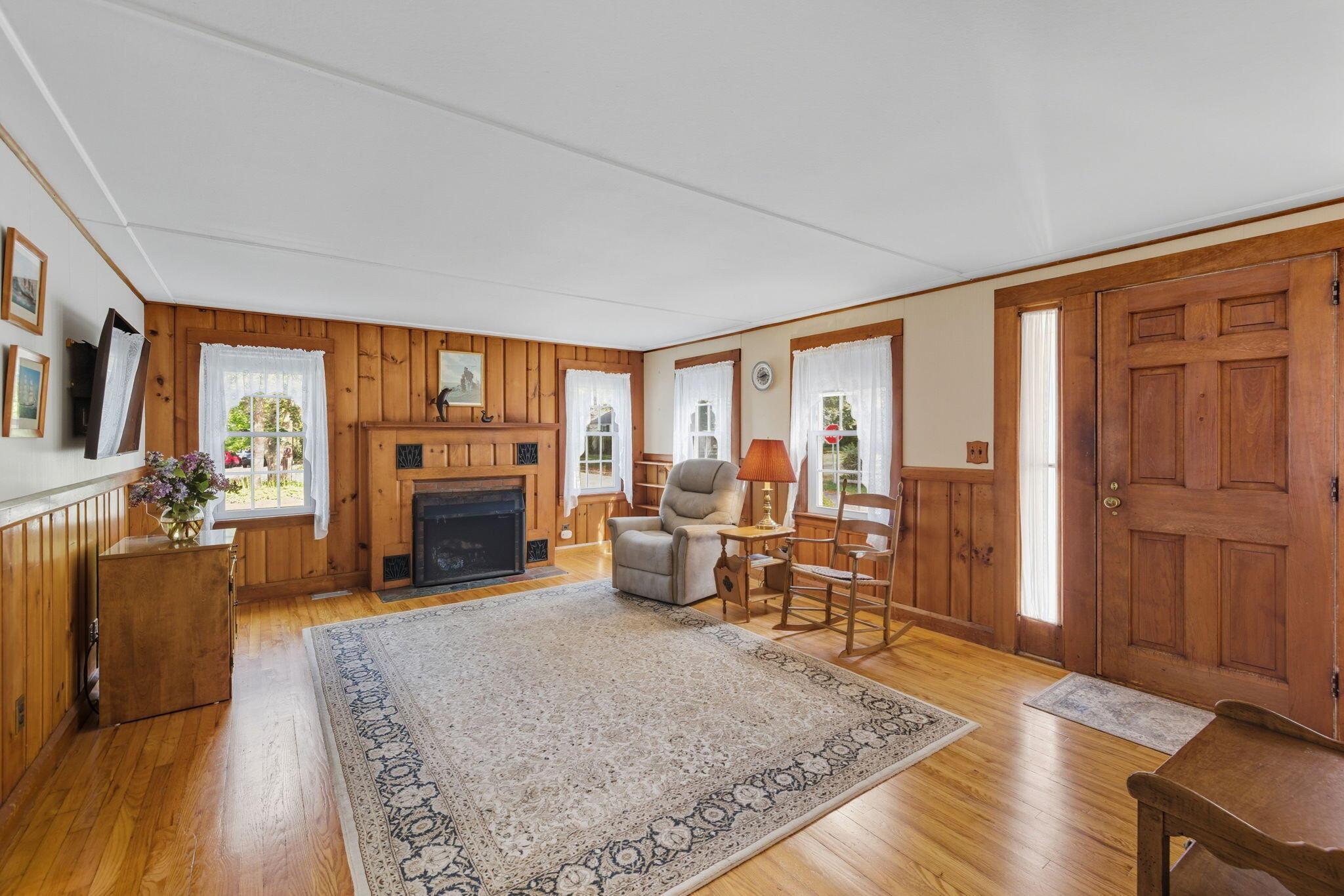 Image 2: 23-web-or-mls-6 Defiance Lane Final-24