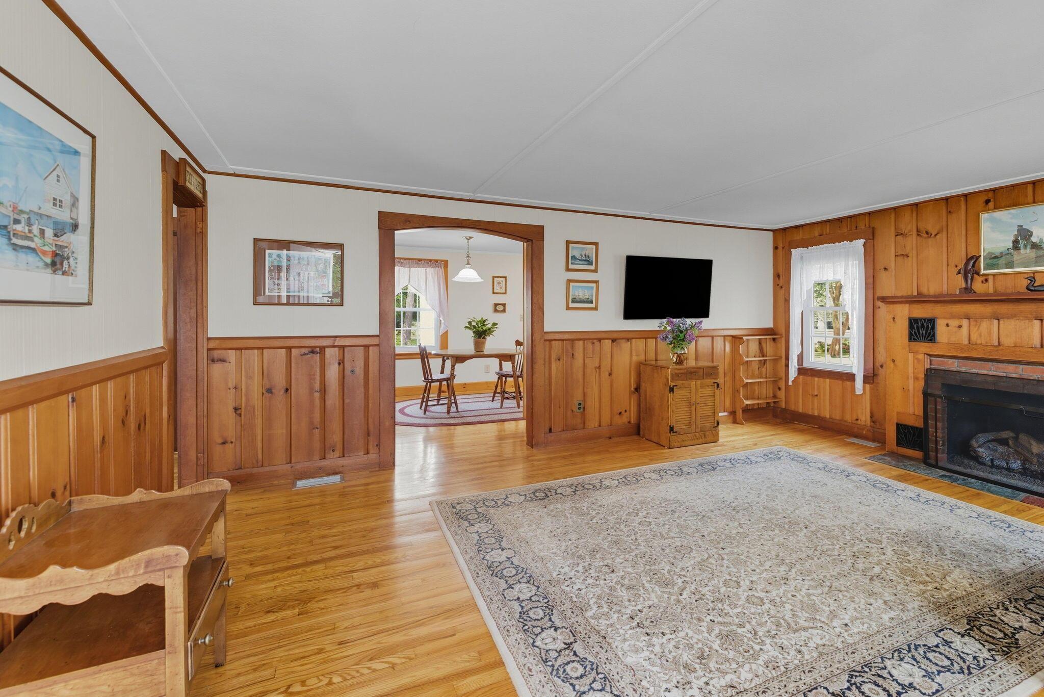Image 3: 21-web-or-mls-6 Defiance Lane Final-22