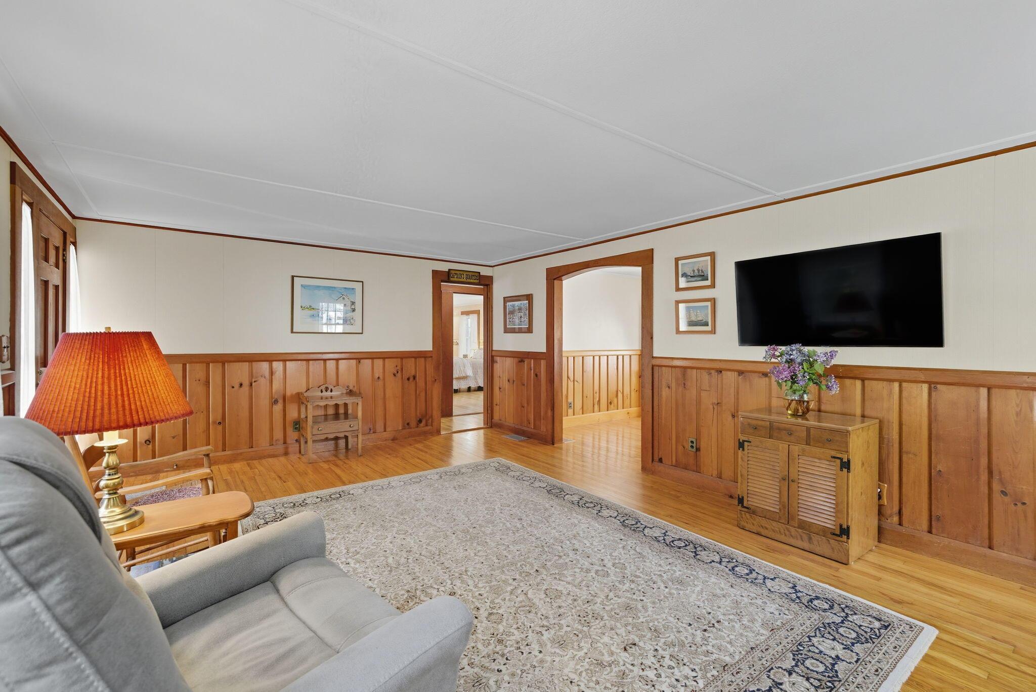 Image 4: 25-web-or-mls-6 Defiance Lane Final-26