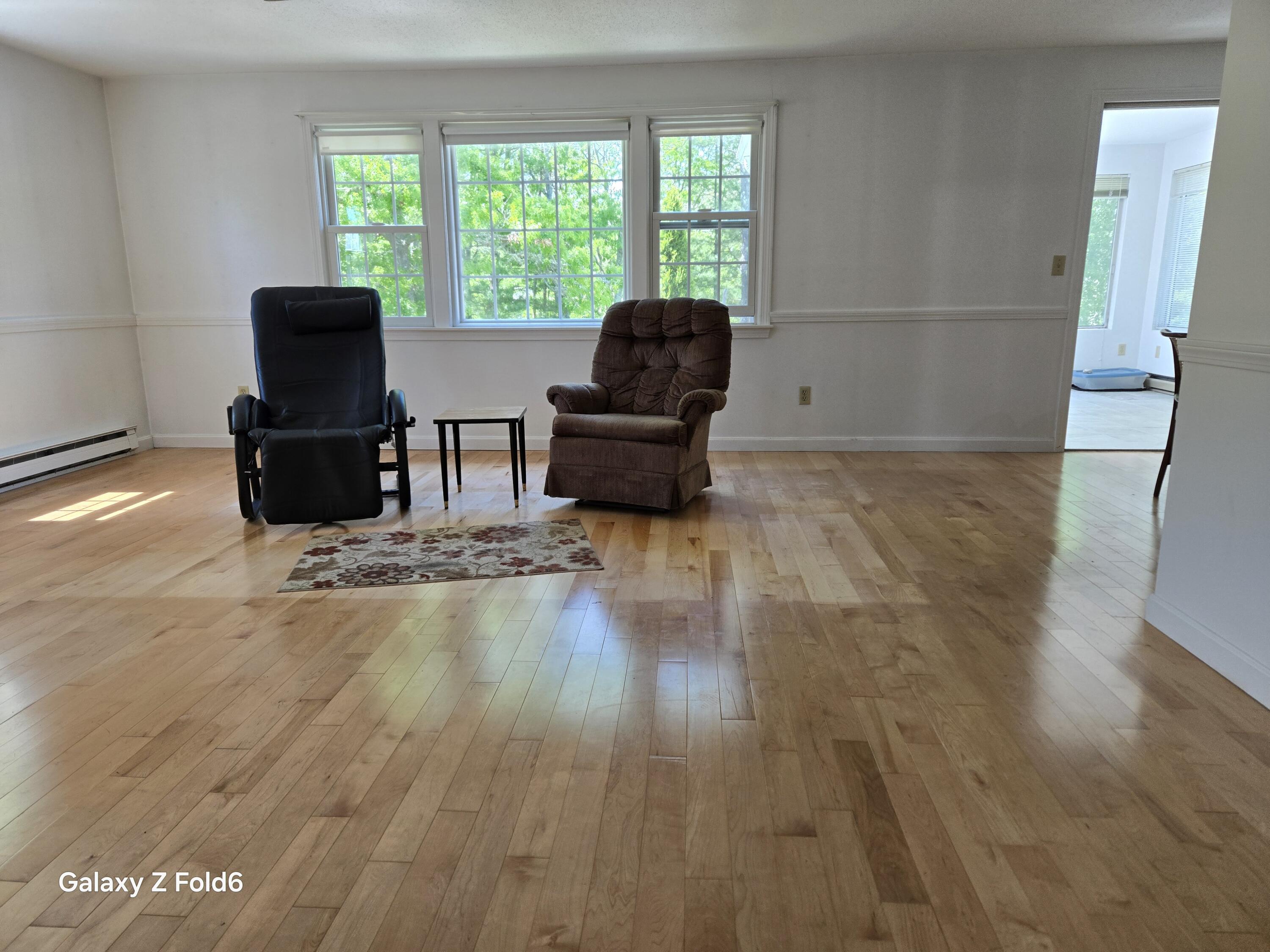 Image 3: Living rm from entry