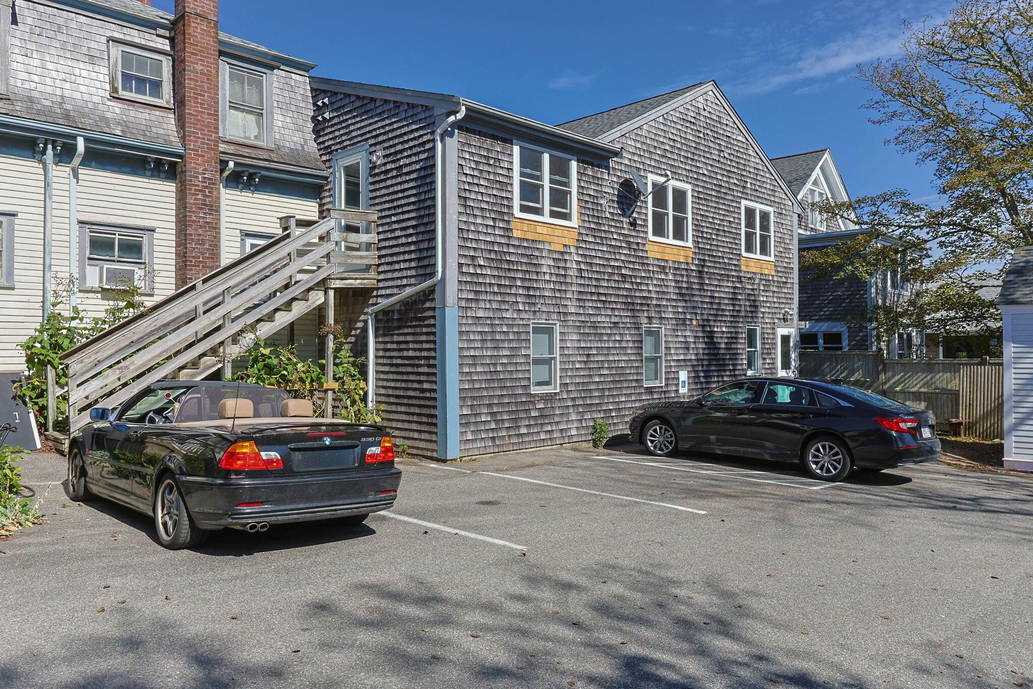 Image 4: 1-web-or-mls-425-main-st