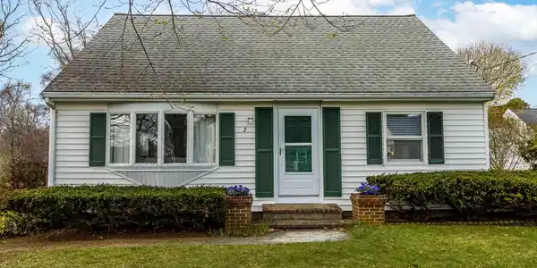 2 Montauk Street