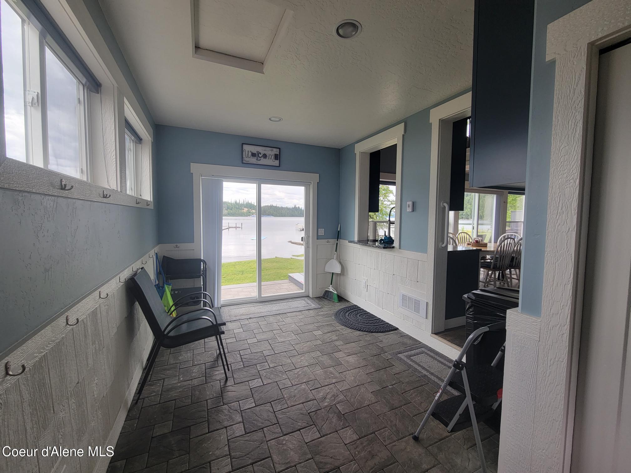 Image 3: Entry Porch or Mud Room in Winter