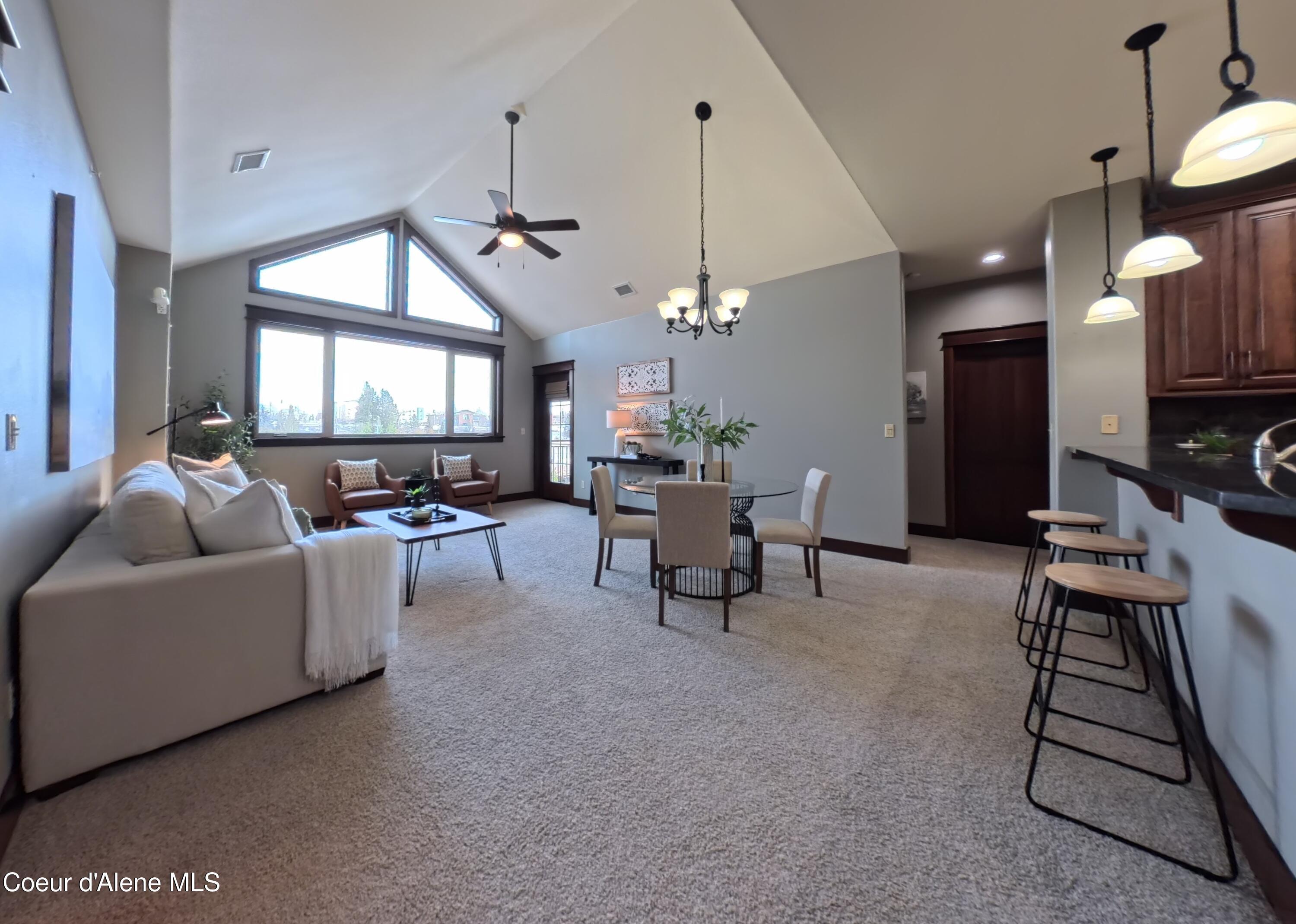 Image 1: Living-Dining 2