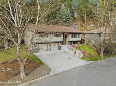 3011 E Fernan CT