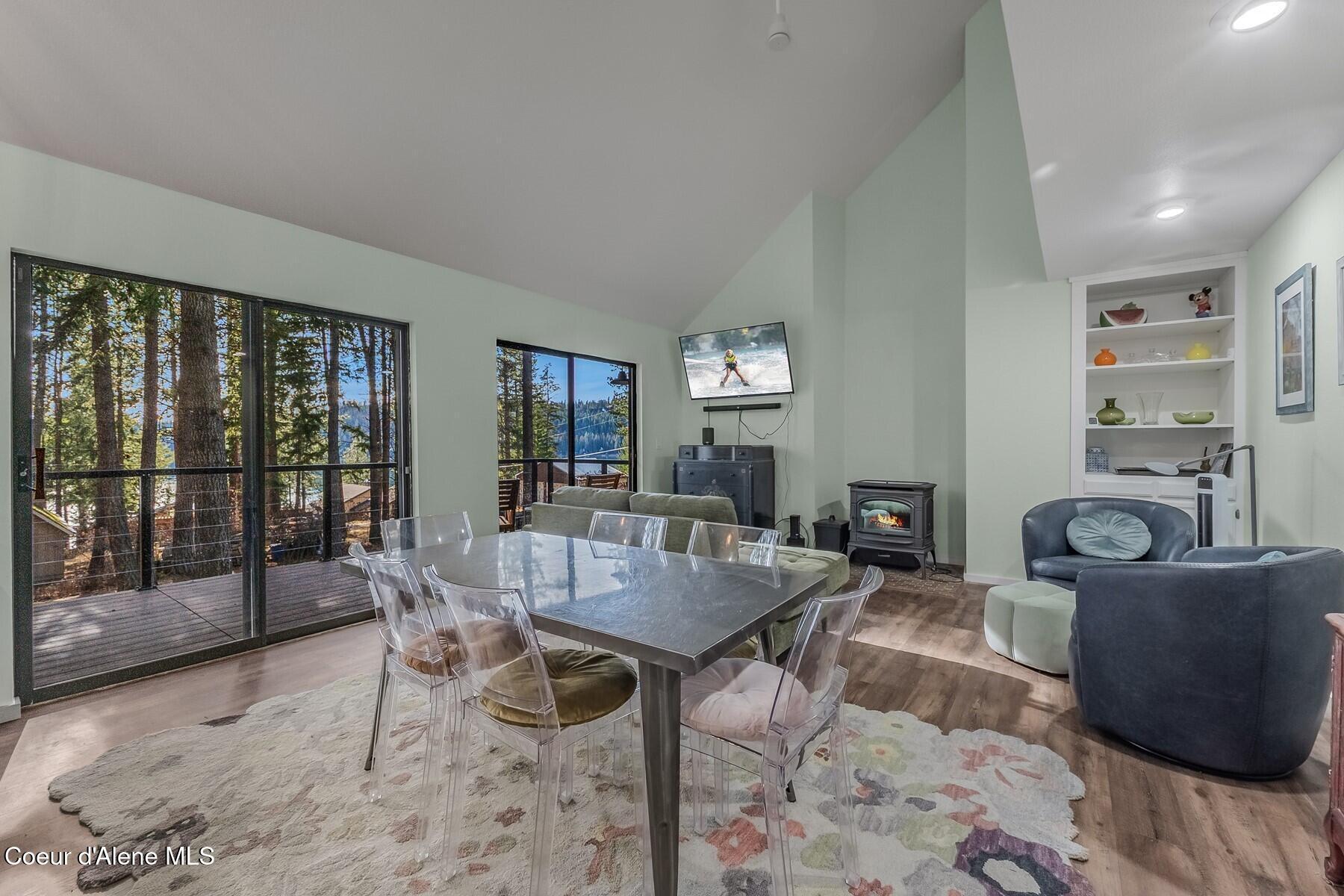 Image 4: High Ceilings