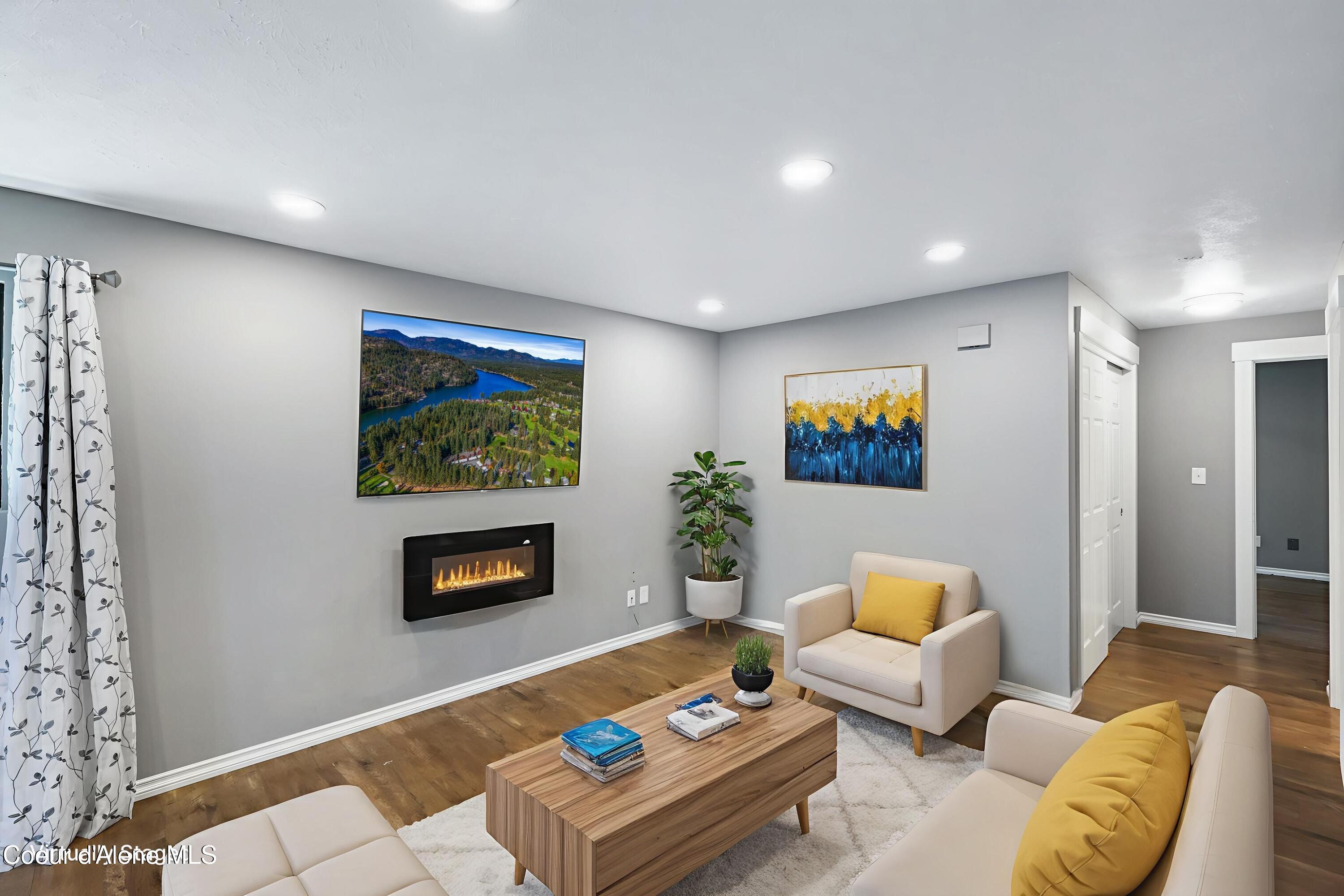 Image 3: 002_Living Area