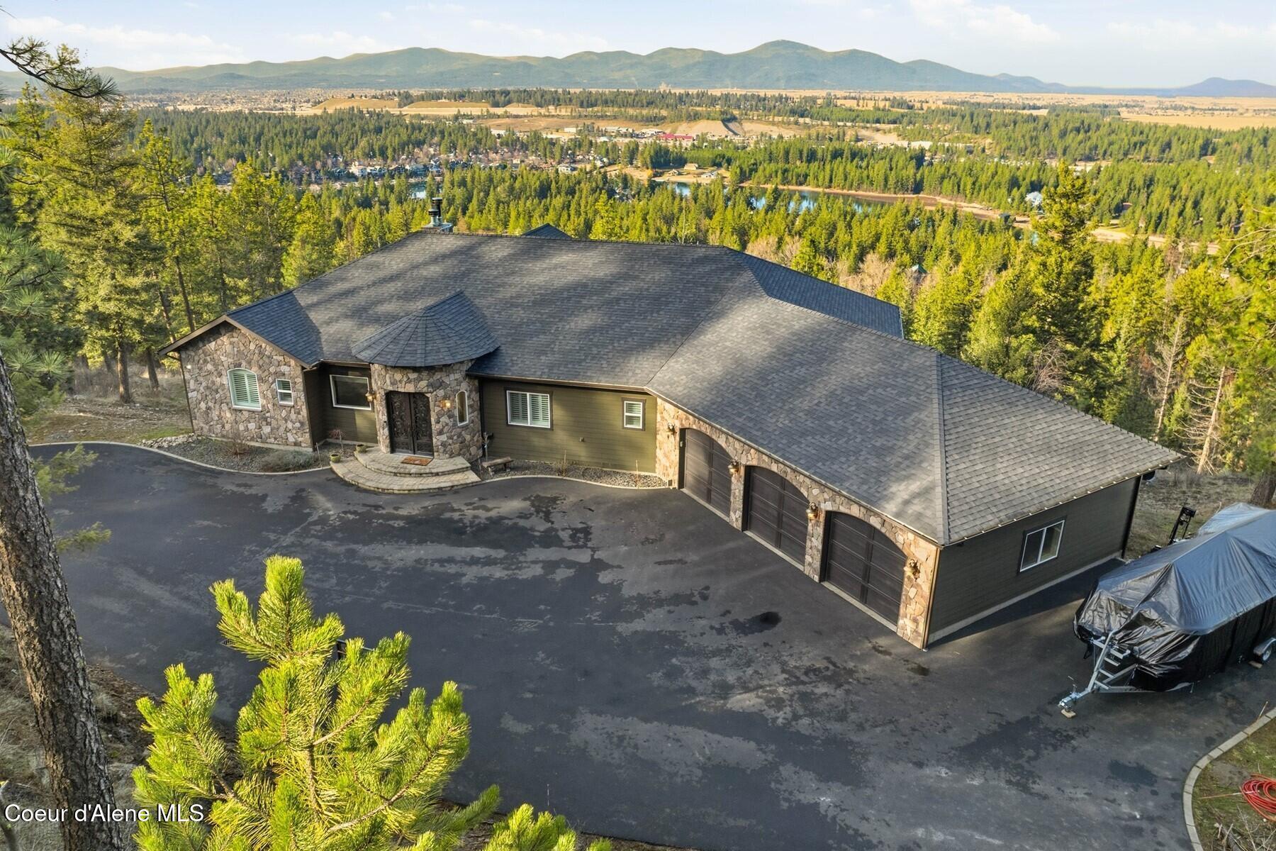 Image 3: 5,302 Sq.Ft Custom Home