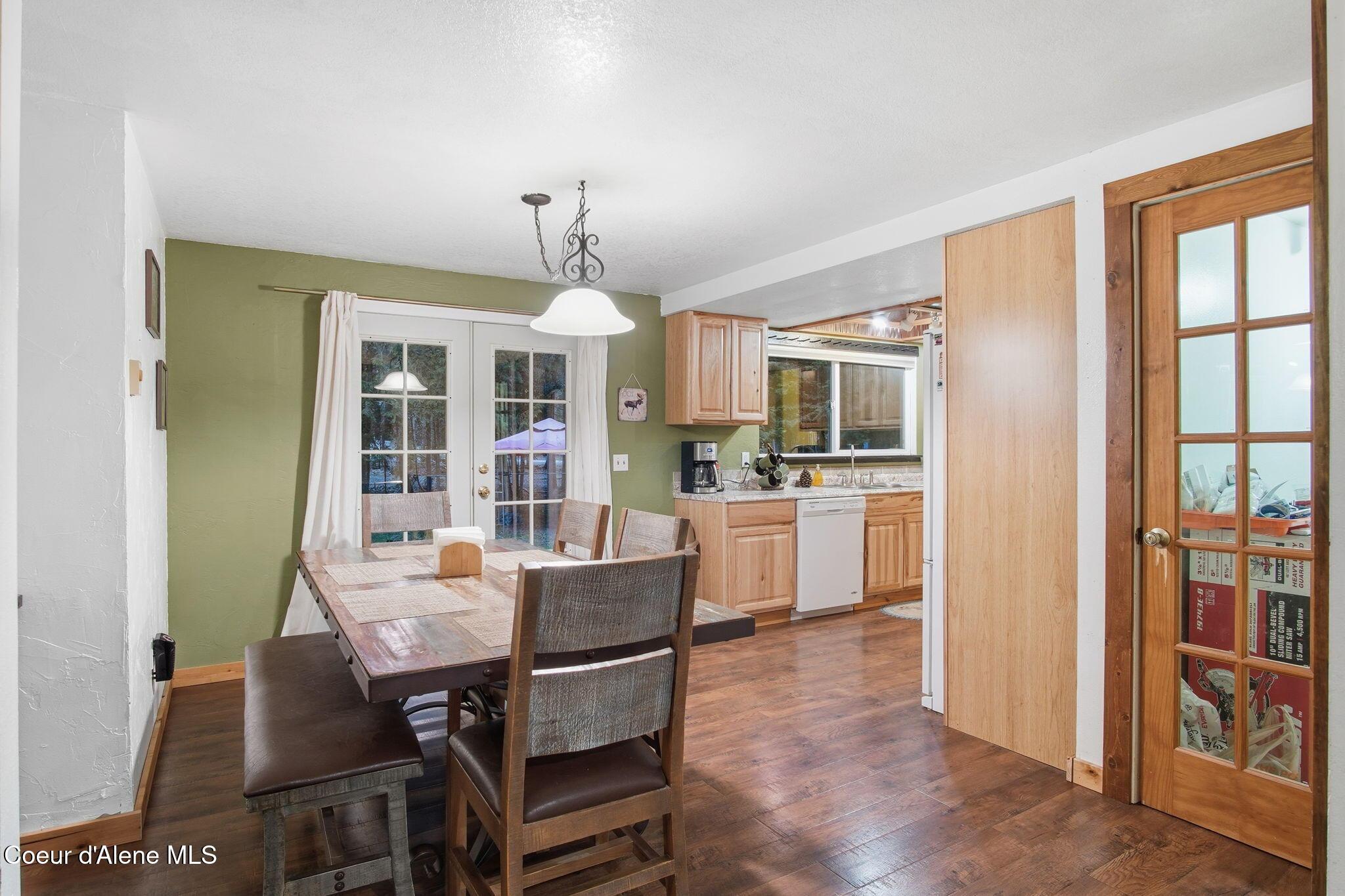 Image 4: 4. 527 Dining