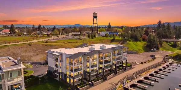 447 W Waterside DR Unit 305