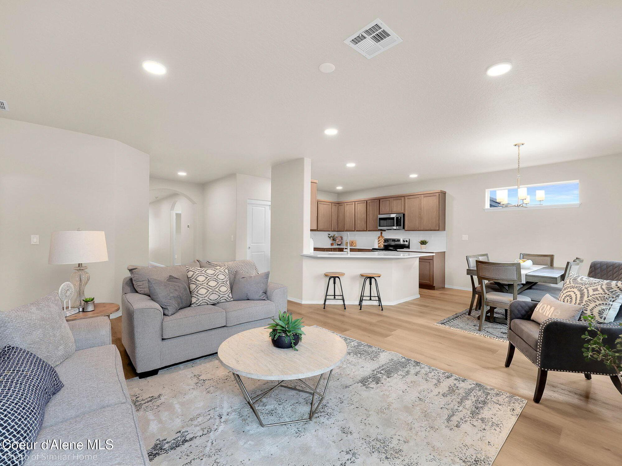 Image 3: Hudson - Great Room 4