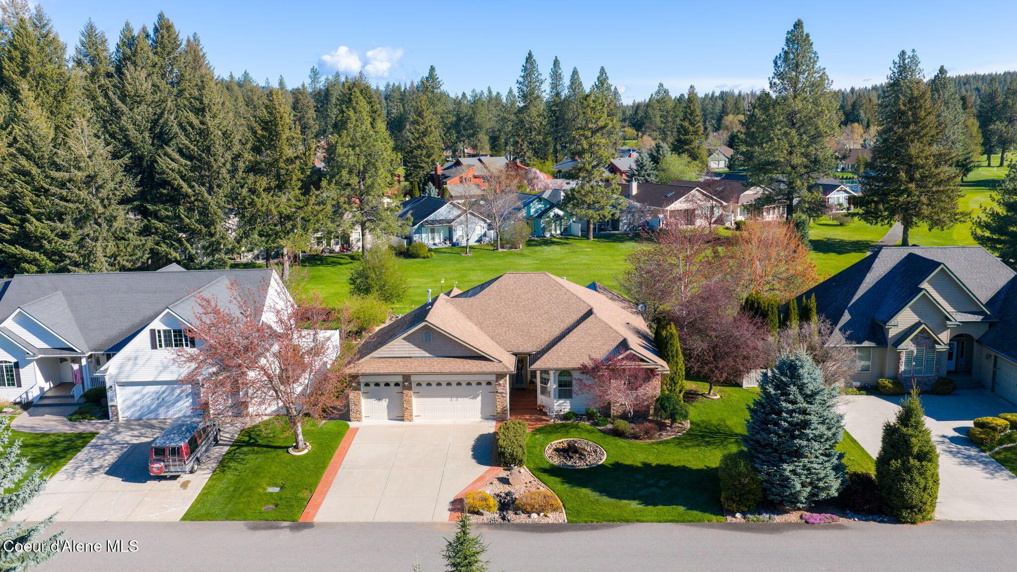 Image 2: Golf Course Property