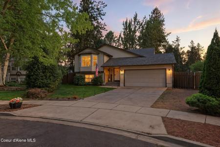 102 S RIVERWOOD CT