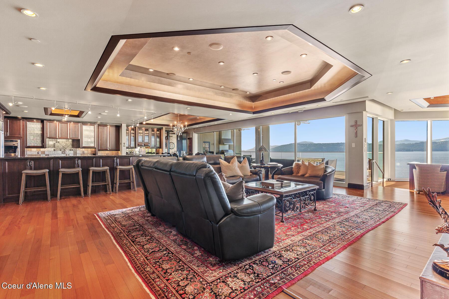 Image 2: 2022SIslandGreenDr-1