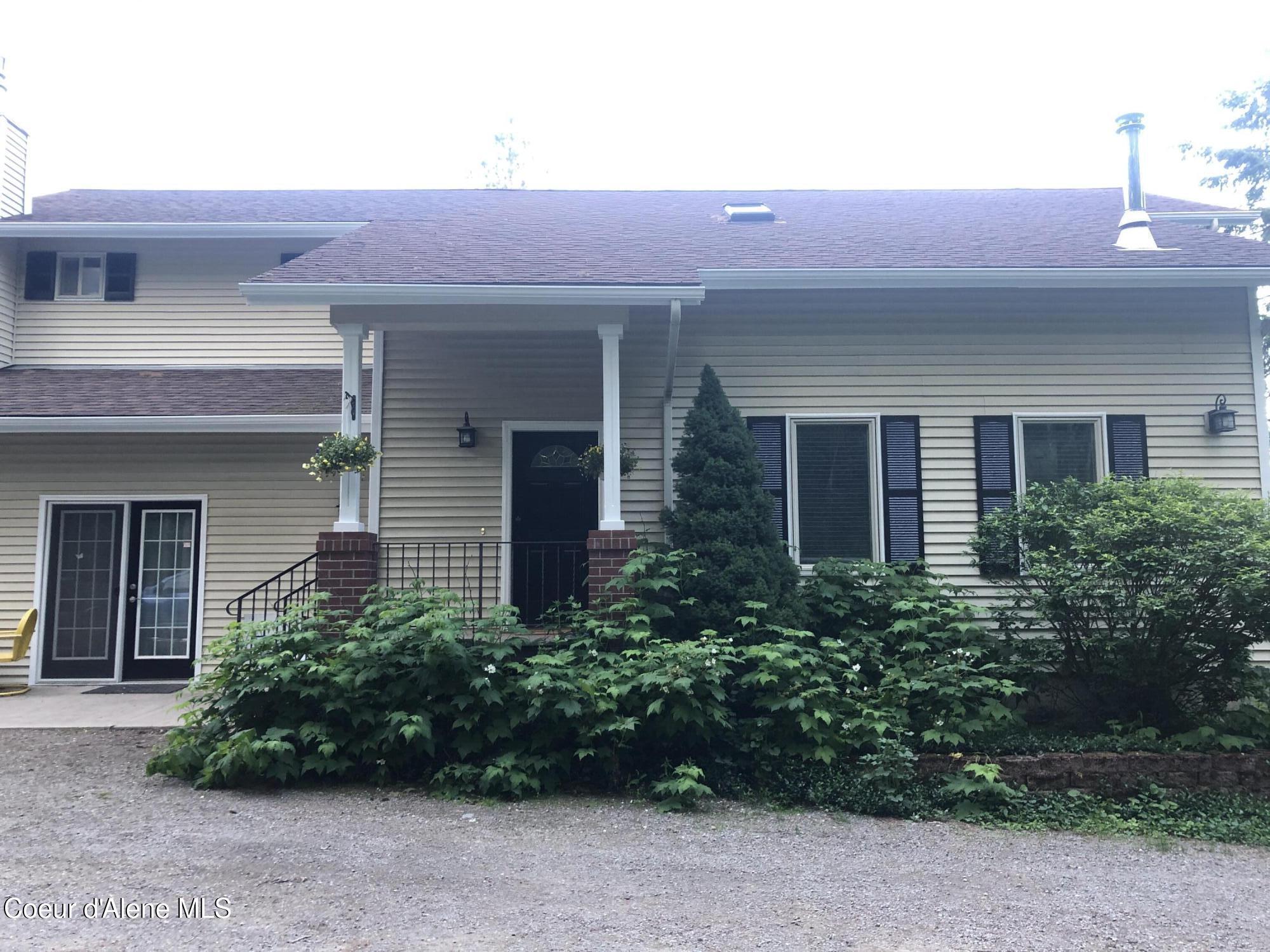 Image 1: Front of house - spring