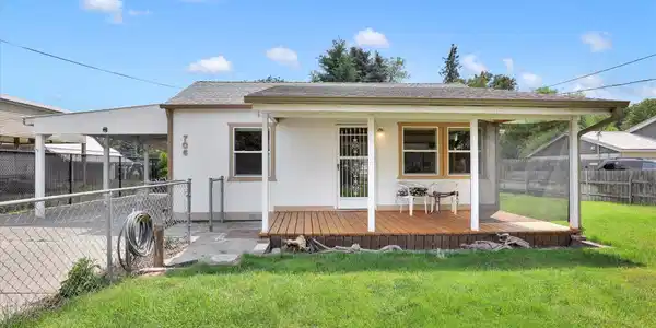 706 W Davidson Ave