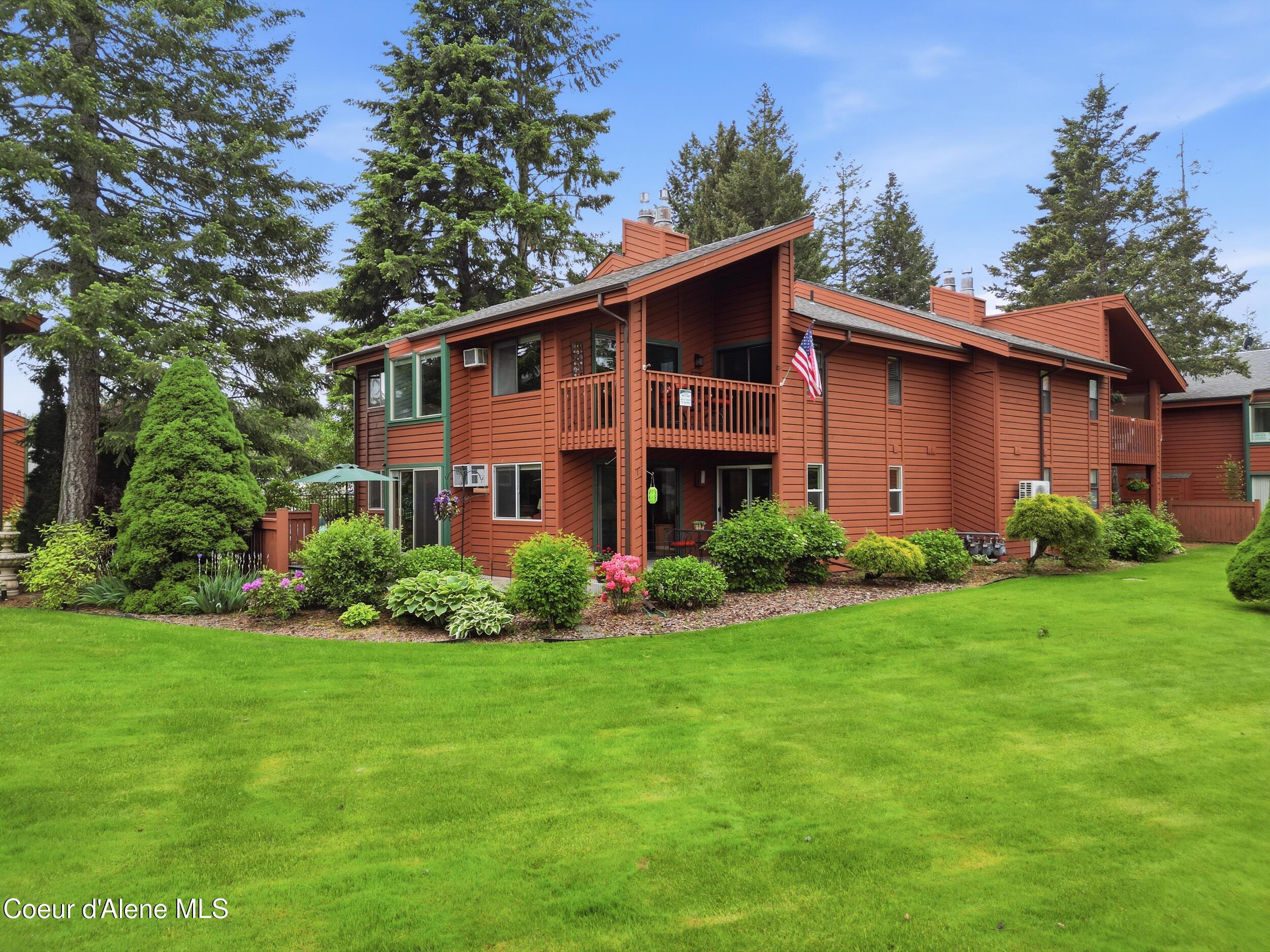 Image 3: 5299 Green Ct #9
