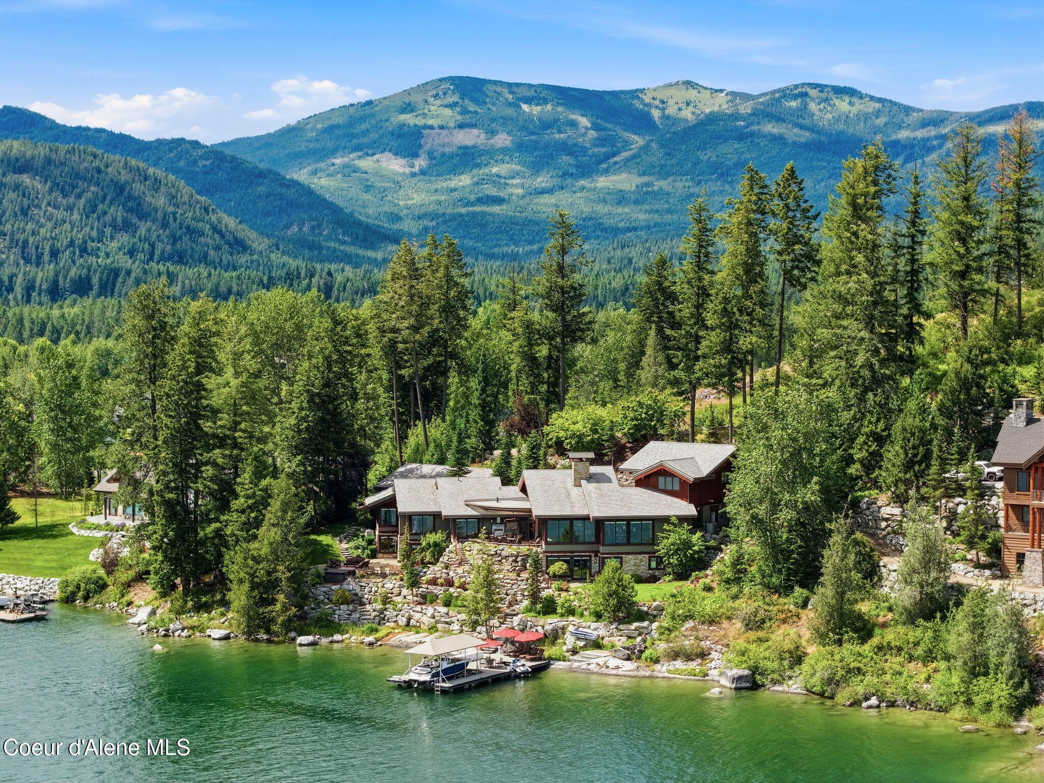 Image 1: Extraordinary Waterfront Estate