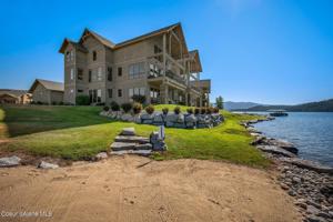517 Lakeshore