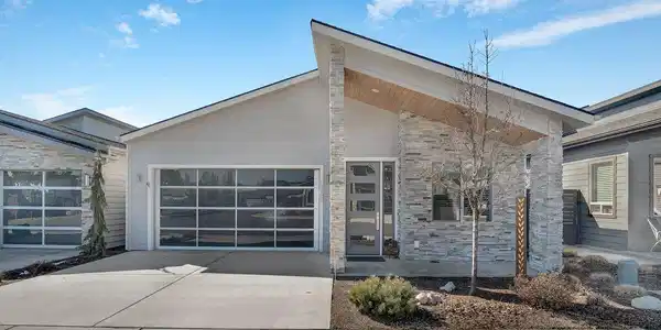 2142 ESTANCIA
