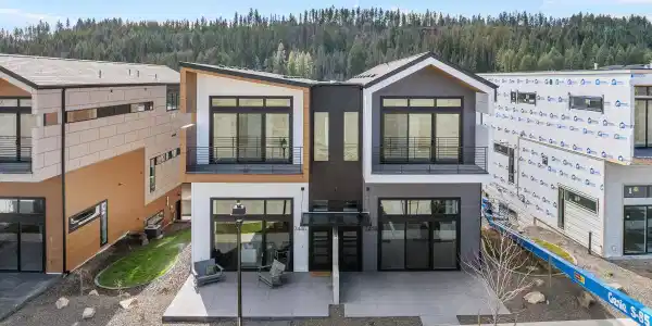 2446 W Lumber Lane