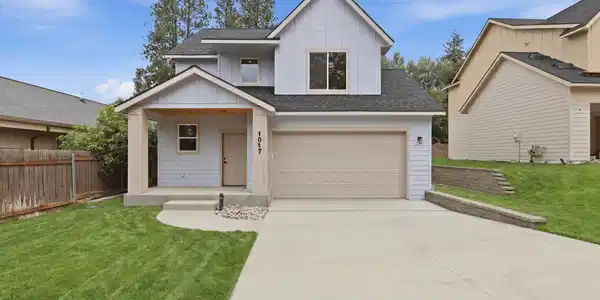 1017 W Lacrosse Ave
