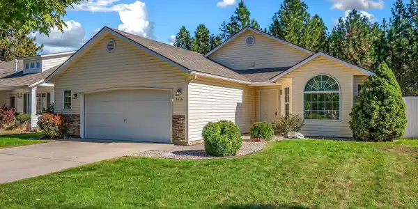 5707 E Steamboat Bend