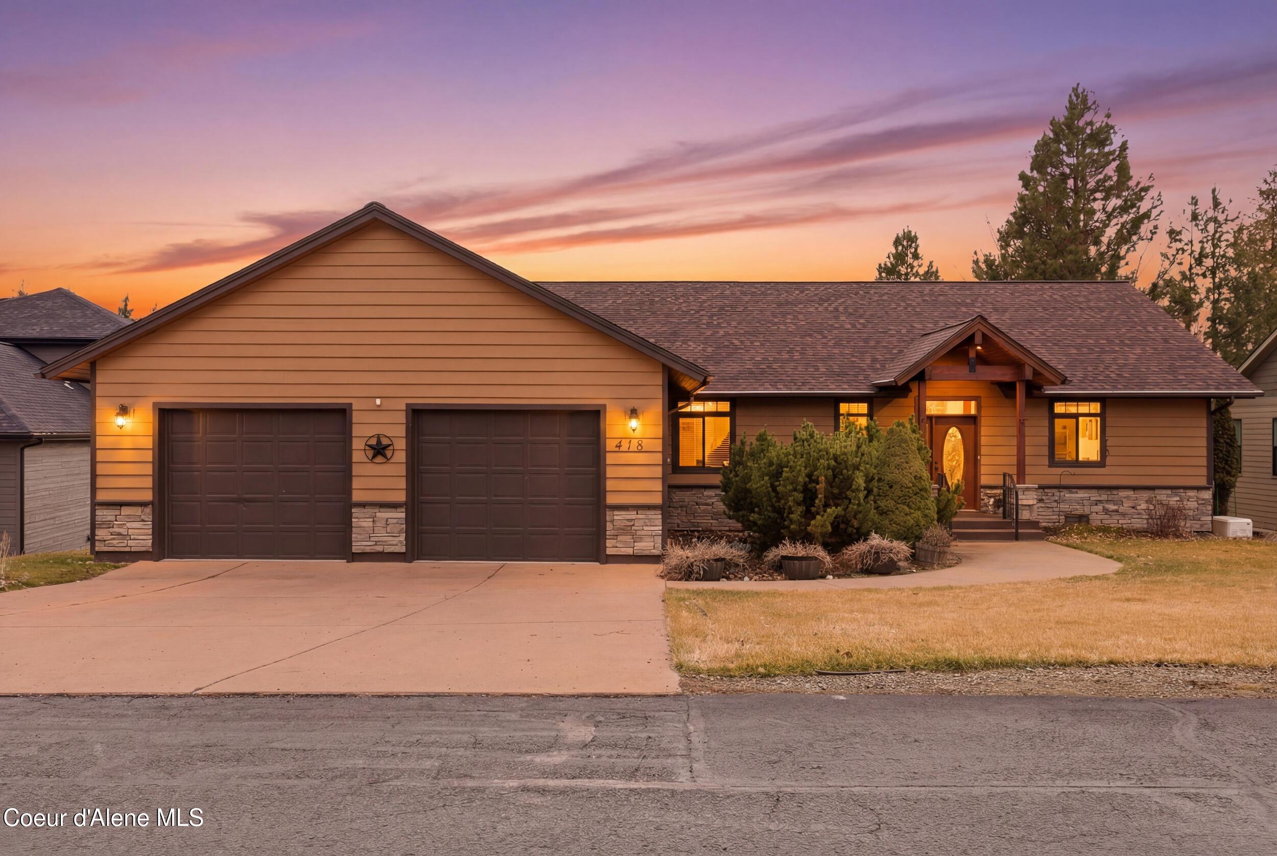 Image 1: 1_img_3557_twilight