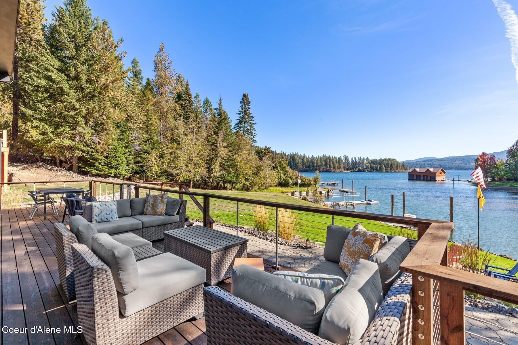 Image 2: Modern Lakefront Living
