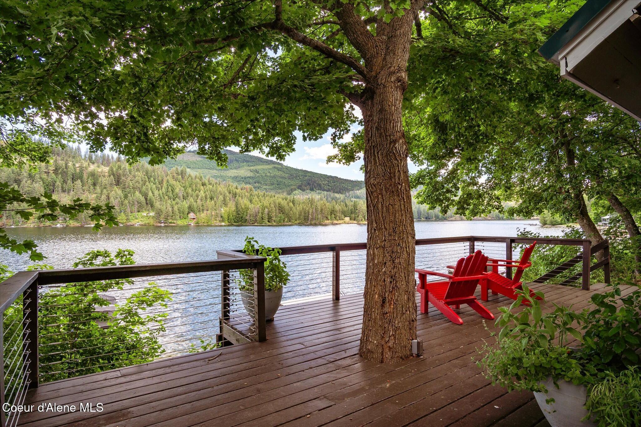 Image 2: Deck w/Views