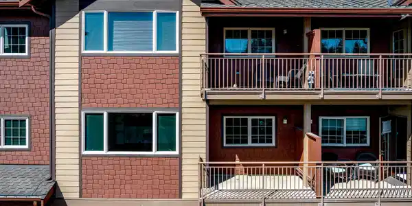 Image 3: Front of Condo