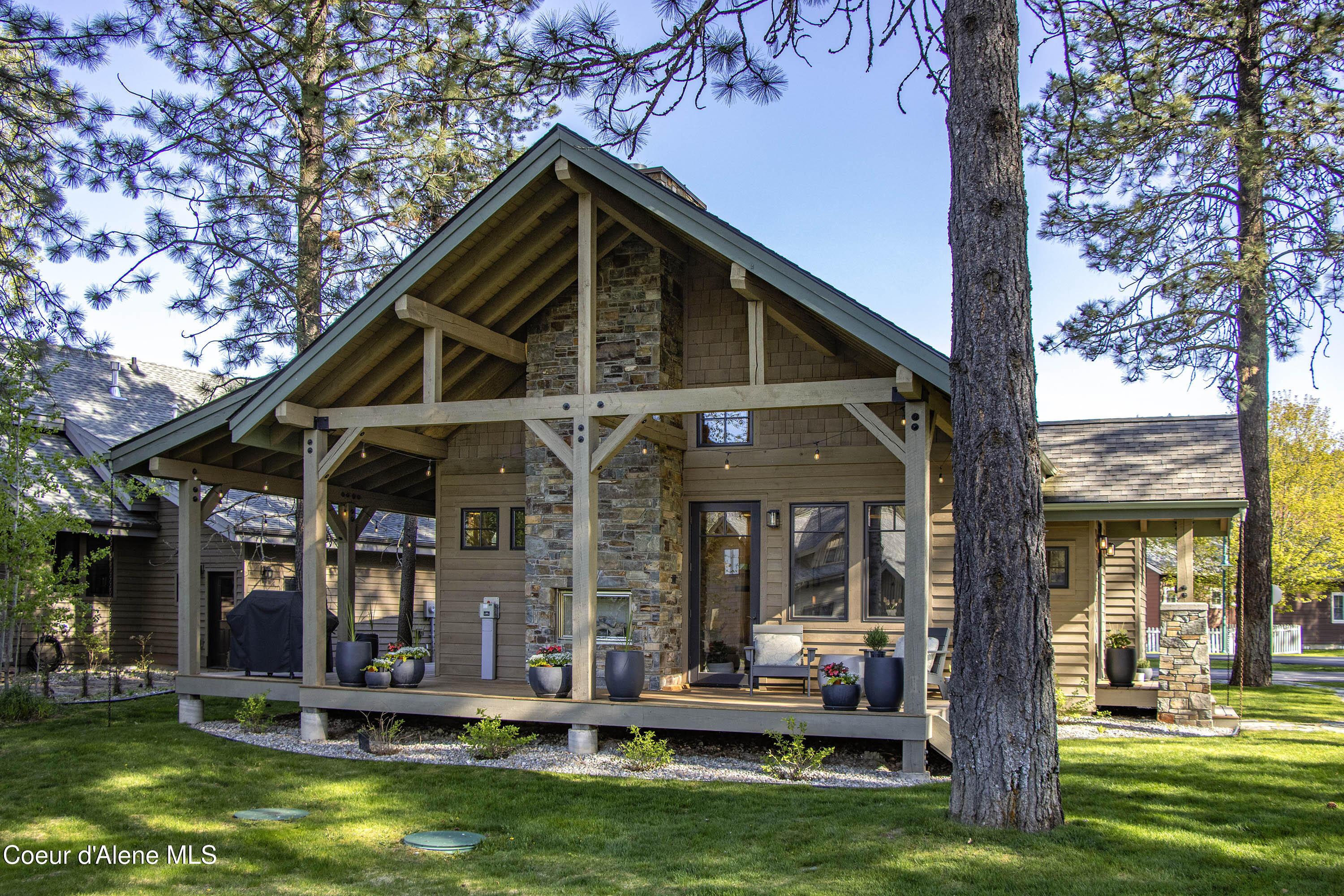Image 2: Covered Deck and Fireplace