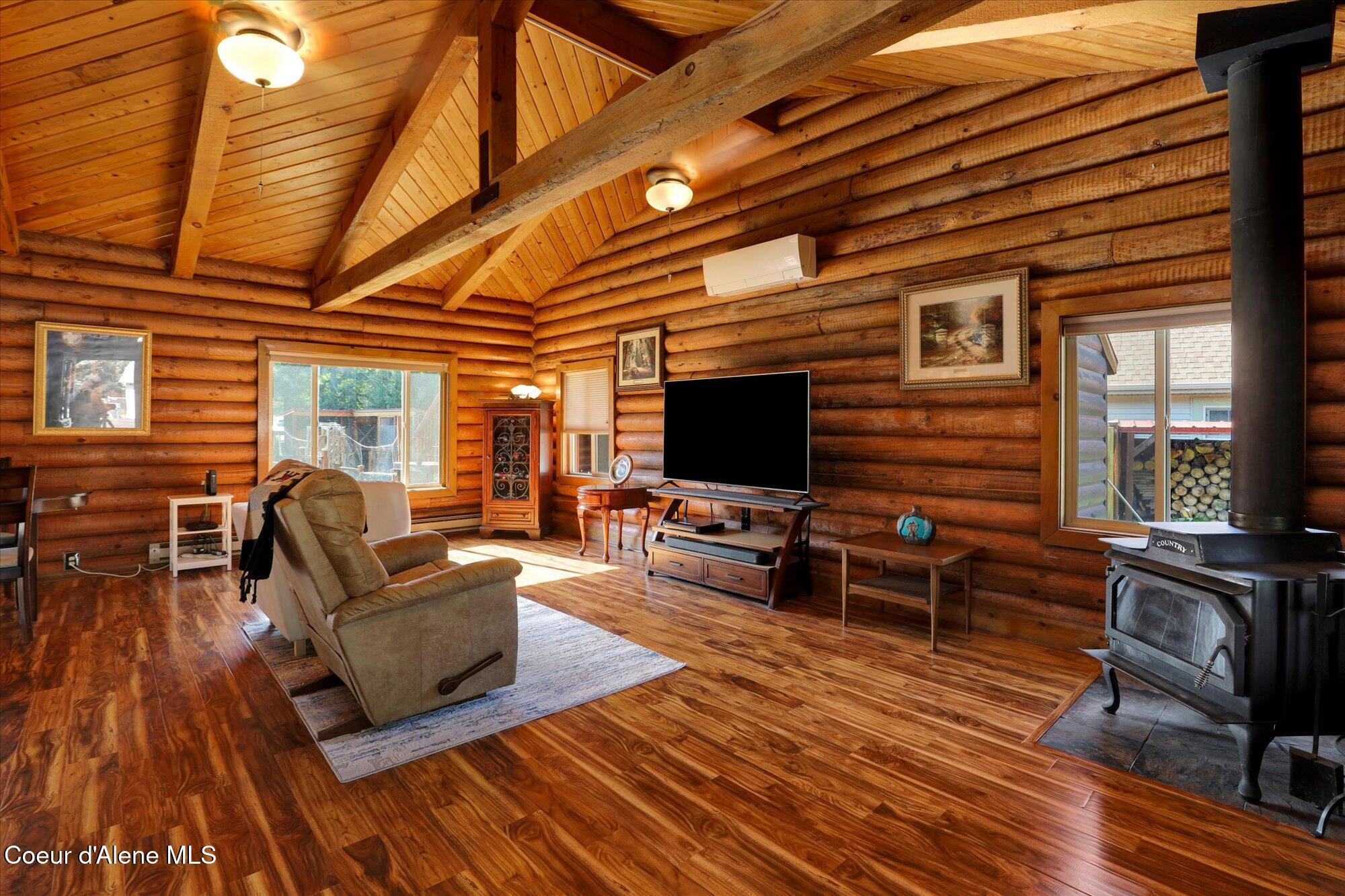 Image 3: 04-7228 W Senequoteen Trail