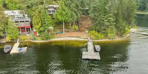 Image 4: Dock