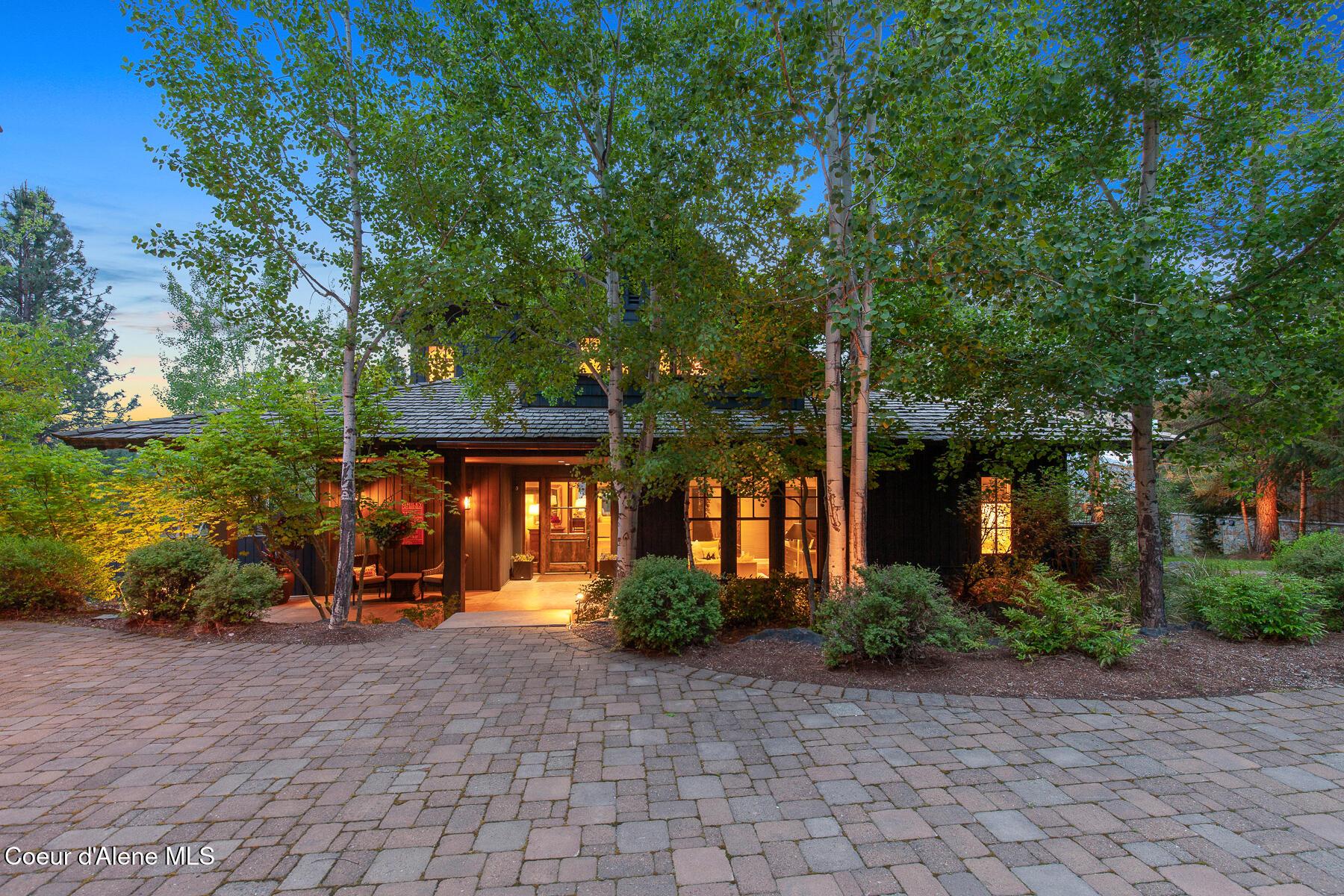 Image 1: Estate141_Twilight-2