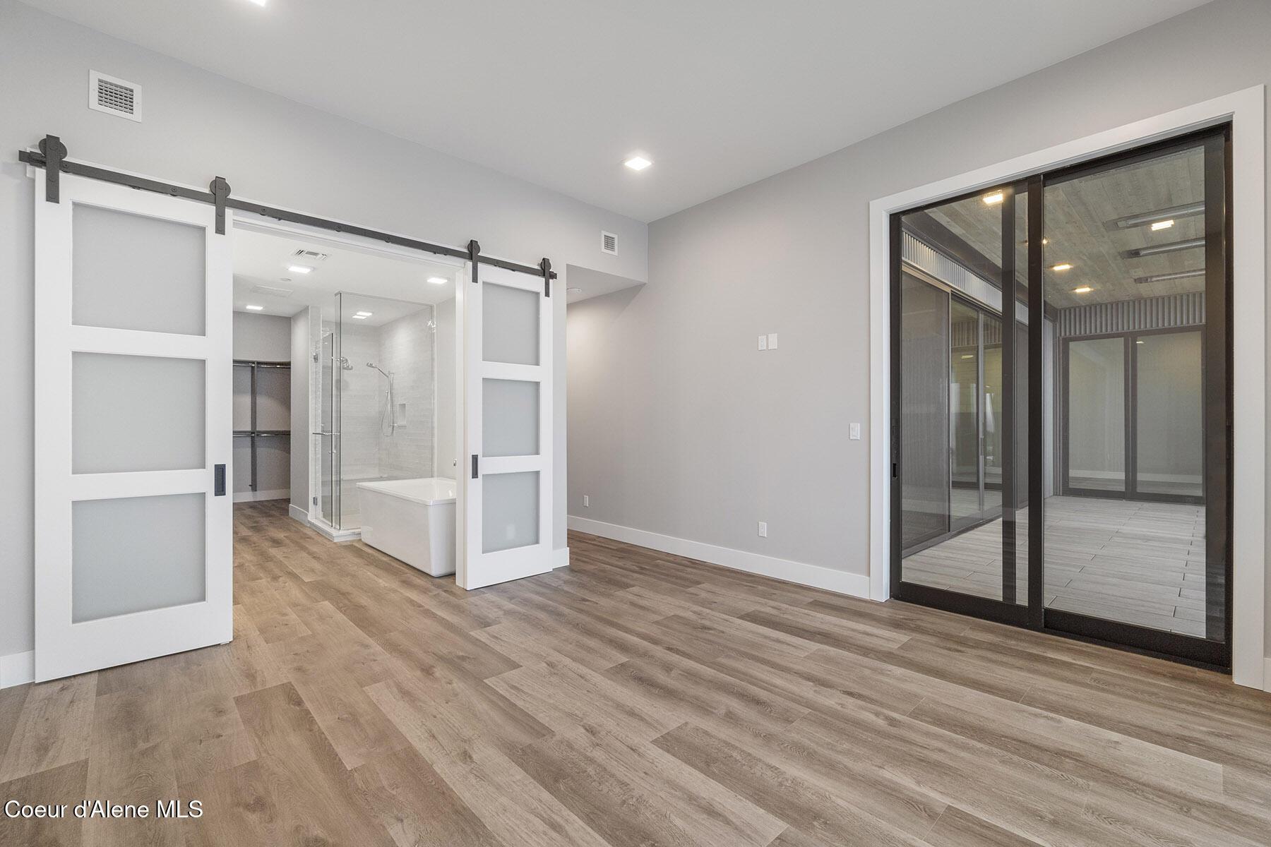 Image 4: 802-Sandpoint-Ave-#8404-5547