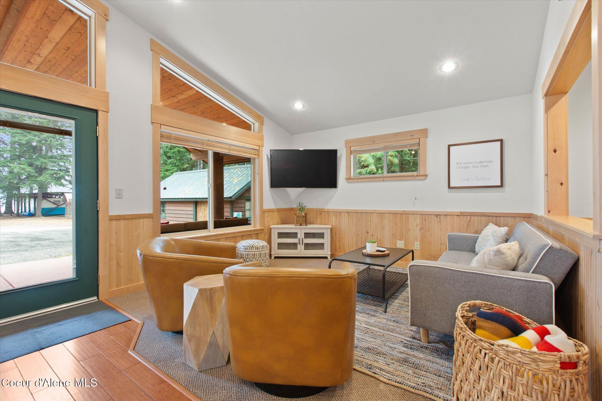 Image 4: 04-Inside-Spokane-Granite3