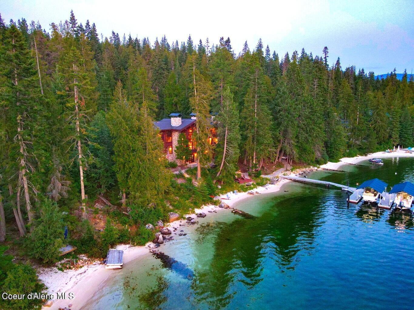 Image 1: Priest Lake Retreat