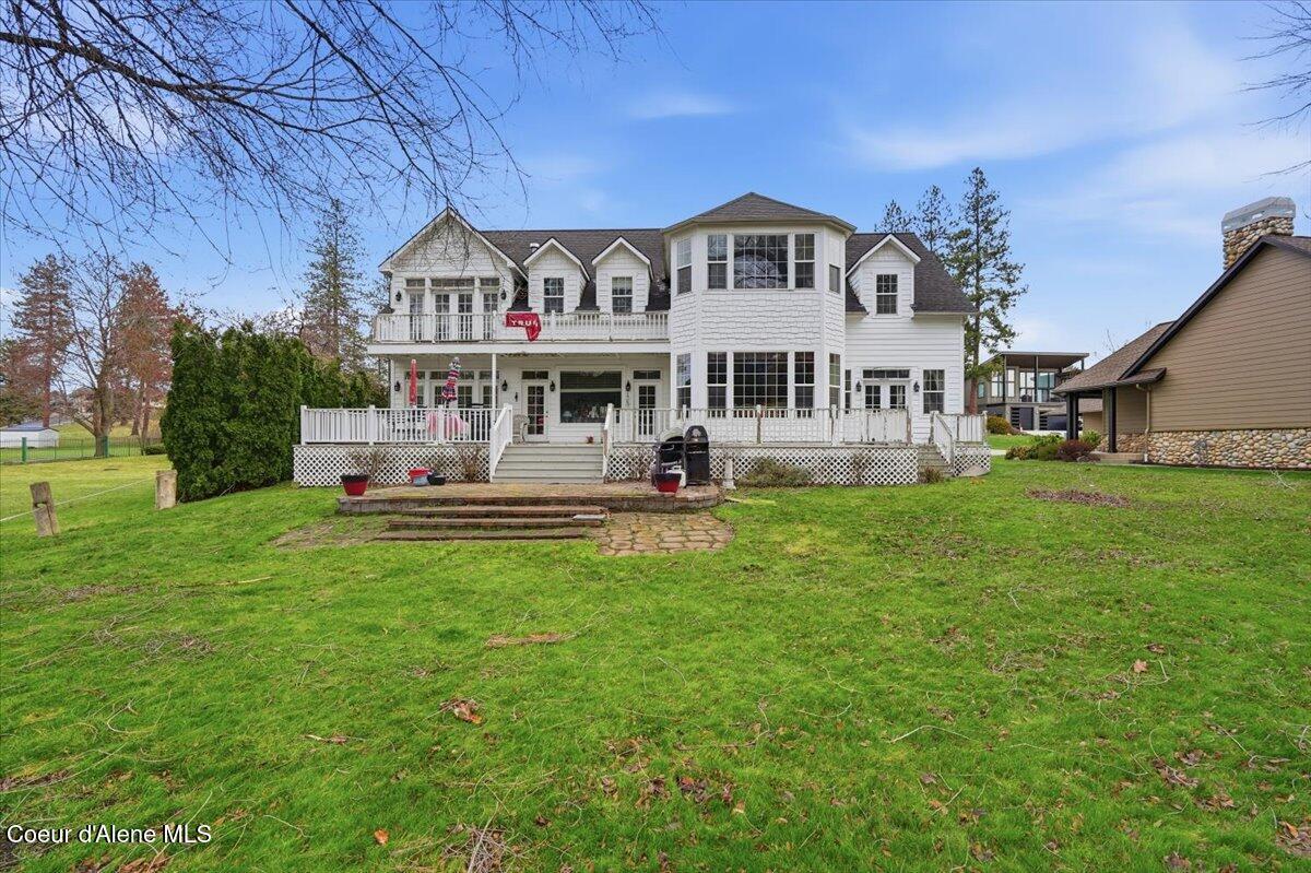 Image 2: Back of Home