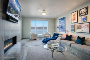 702 Sandpoint Ave