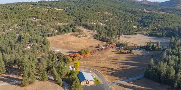 Image 2: 19587 W Riverview Dr CHURCH-2