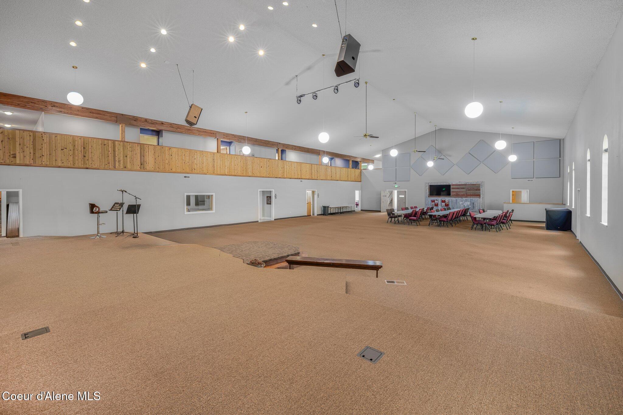 Image 4: 19587 W Riverview Dr CHURCH-16